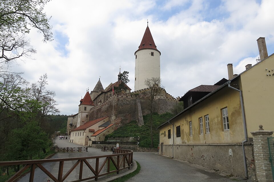 Photo: Overview of Křivoklát Castle, Rakovník District, Czech Republic by Jiří Sedláček, licensed under the Creative Commons Attribution-ShareAlike 4.0 International (CC BY-SA 4.0) license.