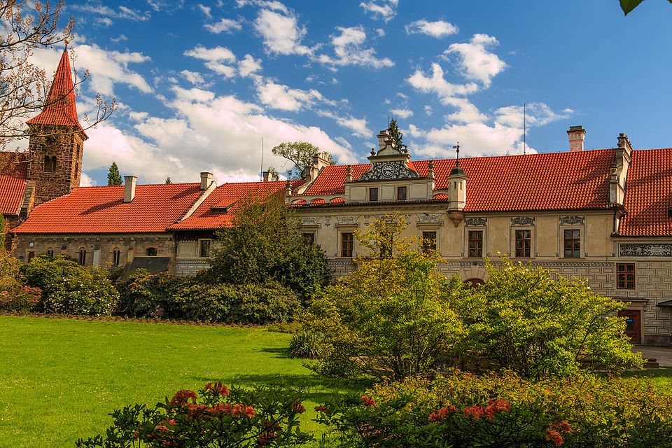 Photo: Průhonice Castle, Czech Republic by Petr1888, licensed under the Creative Commons Attribution-ShareAlike 4.0 International (CC BY-SA 4.0) license.