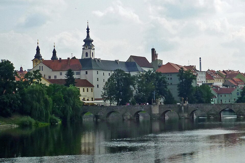 Stone Bridge in Písek, the oldest stone bridge in Bohemia, Czech Republic Photo: SchiDD, via Wikimedia Commons License: Creative Commons Attribution-ShareAlike 3.0 Unported (CC BY-SA 3.0) https://creativecommons.org/licenses/by-sa/3.0/