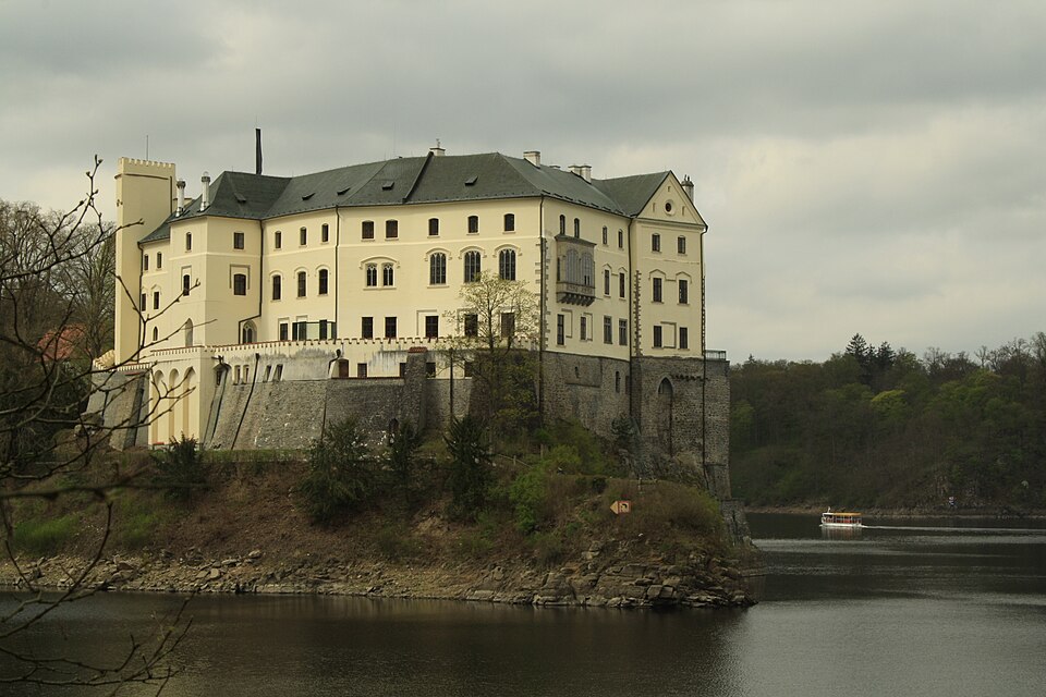 Photo: ZdendaK, via Wikimedia Commons License: Creative Commons Attribution-ShareAlike 3.0 Unported (CC BY-SA 3.0) https://creativecommons.org/licenses/by-sa/3.0/