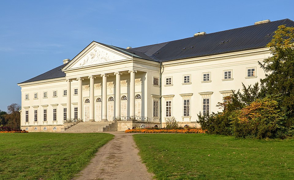 Kačina Castle (Empire-style palace), Czech Republic Photo: Pudelek, via Wikimedia Commons License: Creative Commons Attribution-ShareAlike 4.0 International (CC BY-SA 4.0) https://creativecommons.org/licenses/by-sa/4.0/