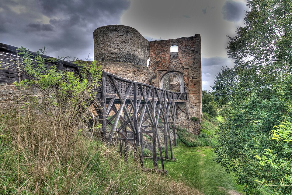 Krakovec Castle (Czech Republic) — photo by Lukáš Kalista. licensed under Creative Commons Attribution-Share Alike 4.0 International (CC BY-SA 4.0)