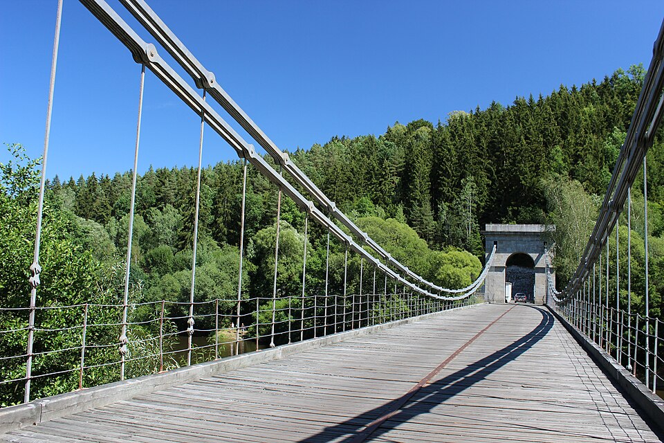 Photo: Stádlec Chain Bridge over the Lužnice River, Czech Republic Author: RichenzaLicense: Creative Commons Attribution-Share Alike 3.0 Unported (CC BY-SA 3.0) License link: https://creativecommons.org/licenses/by-sa/3.0/