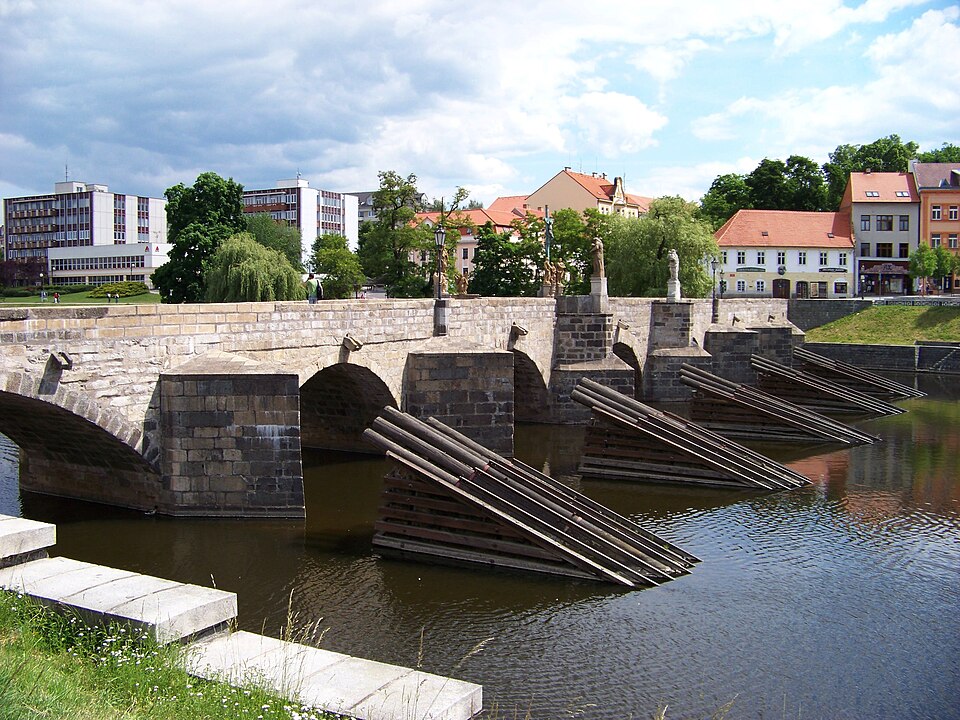 Photo: Stone Bridge over the Otava River, Písek, Czech Republic Author: ŠJůLicense: Creative Commons Attribution-Share Alike 3.0 Unported (CC BY-SA 3.0) License link: https://creativecommons.org/licenses/by-sa/3.0/