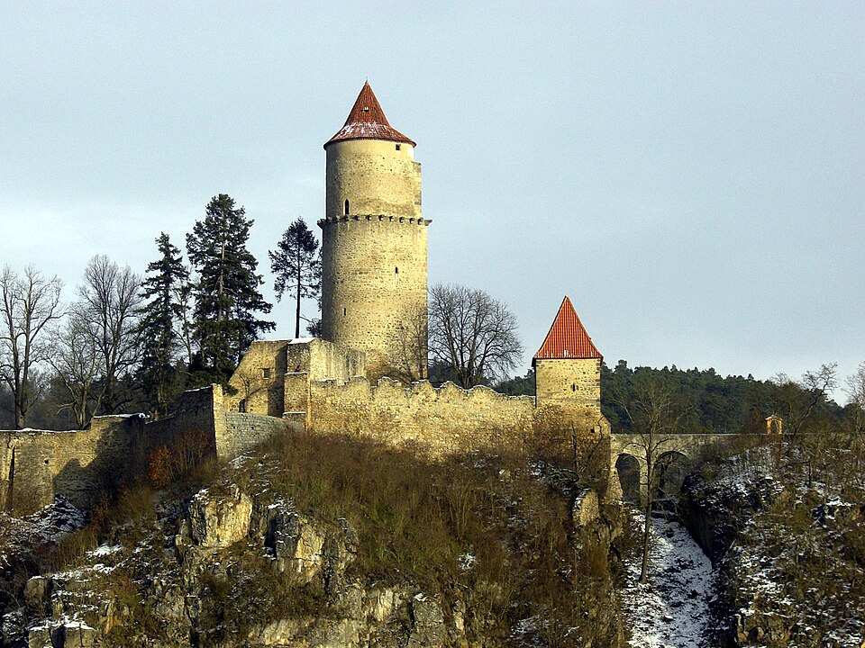 Image: Zvíkov Castle, Czech Republic Author: Richenza Source: Wikimedia Commons – https://commons.wikimedia.org/wiki/File:Zv%C3%ADkov_046.jpg- https://creativecommons.org/licenses/by-sa/3.0/