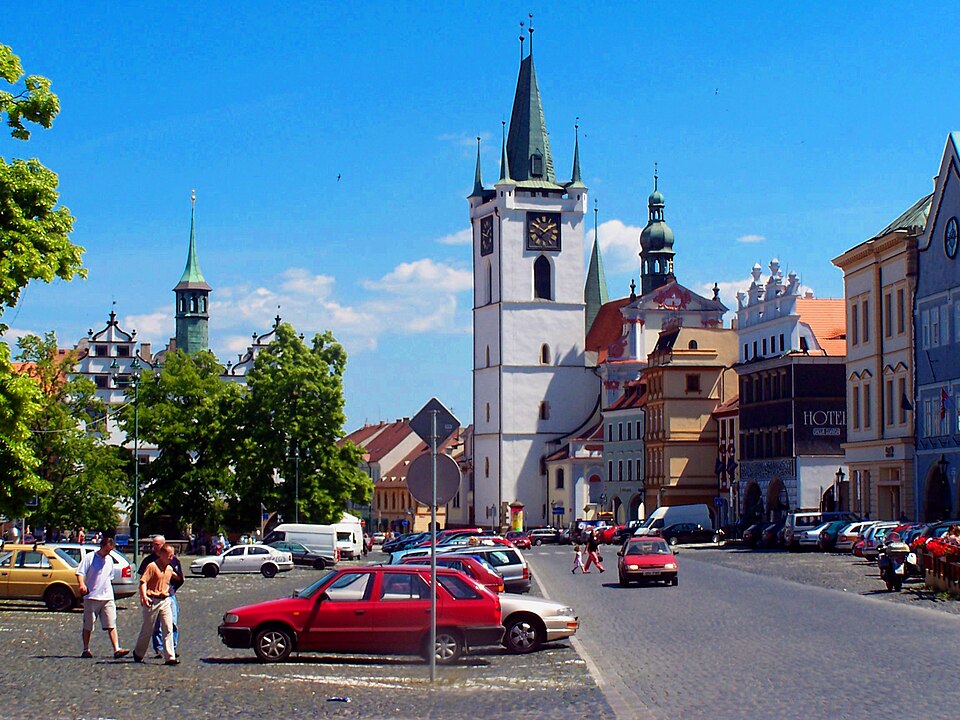 Mírové Square in Litoměřice, Czech Republic — photo by Txllxt TxllxT — licensed under CC BY-SA 4.0. Source