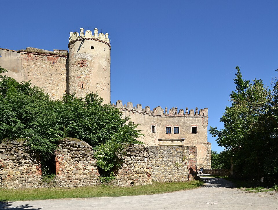 Boskovice Castle, Moravia, Czech Republic — photo by Pudelek / Wikimedia Commons / CC BY-SA 4.0Licensed under the Creative Commons Attribution-ShareAlike 4.0 International license (CC BY-SA 4.0). No changes were made to the image.