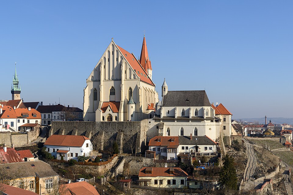 Church of Saint Nicholas and Chapel of Saint Wenceslaus, Znojmo, Czech Republic — photo by Uoaei1 / Wikimedia Commons / CC BY-SA 4.0Licensed under the Creative Commons Attribution-ShareAlike 4.0 International license (CC BY-SA 4.0). No changes were made to the image.