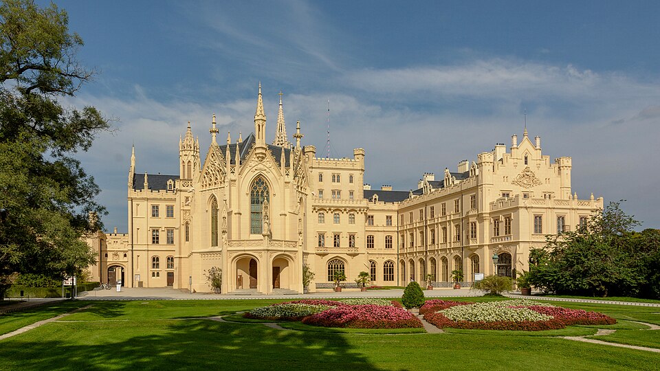 Main front of Lednice Castle, Czech Republic — photo by Henry Kellner / Wikimedia Commons / CC BY-SA 4.0Licensed under the Creative Commons Attribution-ShareAlike 4.0 International license (CC BY-SA 4.0). No changes were made to the image.