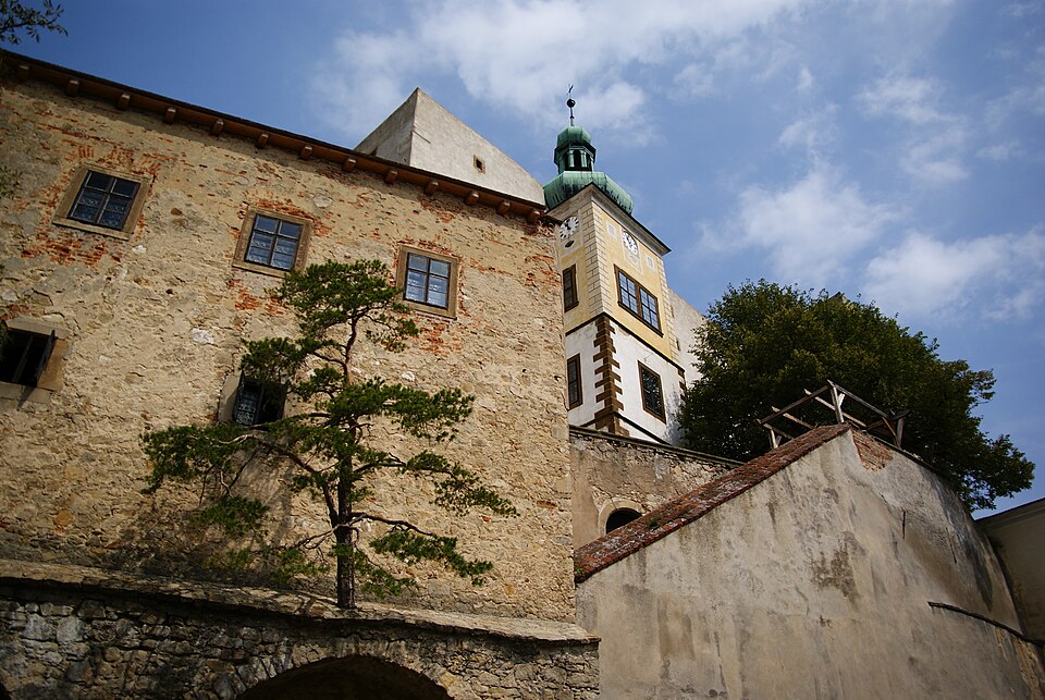 Buchlov Castle, Czech Republic — photo by Bjalek Michal / Wikimedia Commons / CC BY-SA 3.0Licensed under the Creative Commons Attribution-Share Alike 3.0 Unported License (CC BY-SA 3.0).  Photo by Bjalek Michal, published via Wikimedia Commons.  No changes were made to the image.