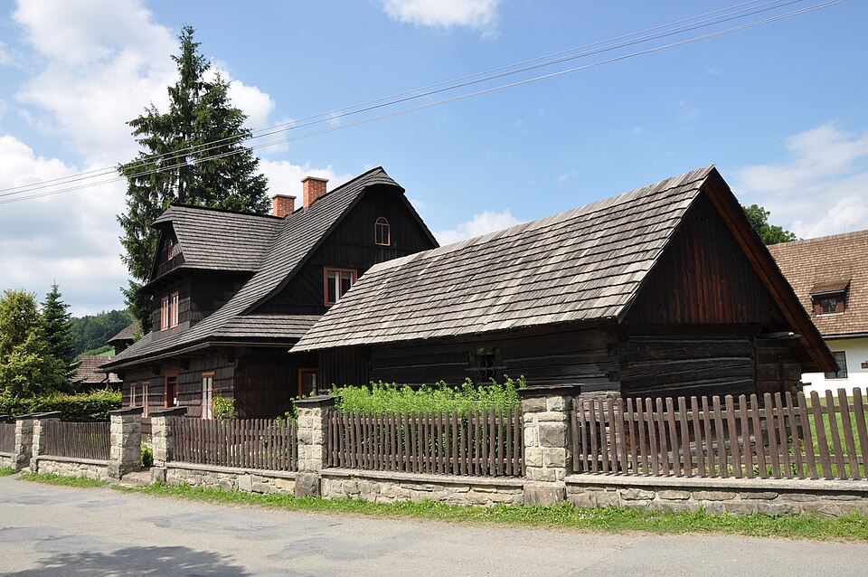 Velké Karlovice (traditional architecture) — photo by Ben Skála (Benfoto) / Wikimedia Commons / CC BY-SA 3.0Licensed under the Creative Commons Attribution-Share Alike 3.0 Unported License (CC BY-SA 3.0).  Photo by Ben Skála (Benfoto), published via Wikimedia Commons.  No changes were made to the image.