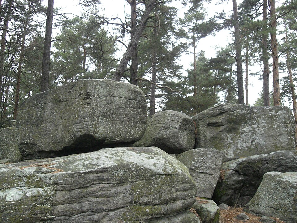 Photo: Richenza / Wikimedia Commons / CC BY-SA 3.0Source: Wikimedia Commons – Boží kámen
